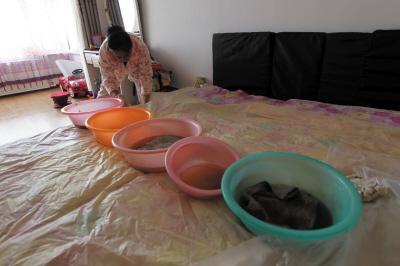 盱眙楼上漏水，住户失联，小区没物管，业主维权难！律师来支招……